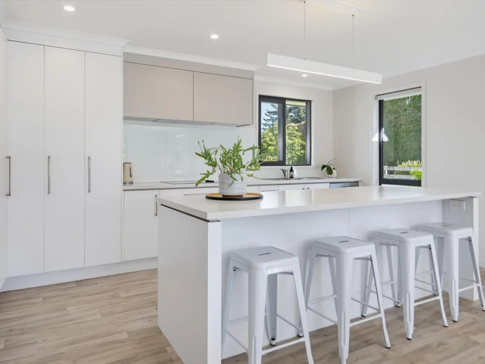 Photos of 640 Esdaile Road