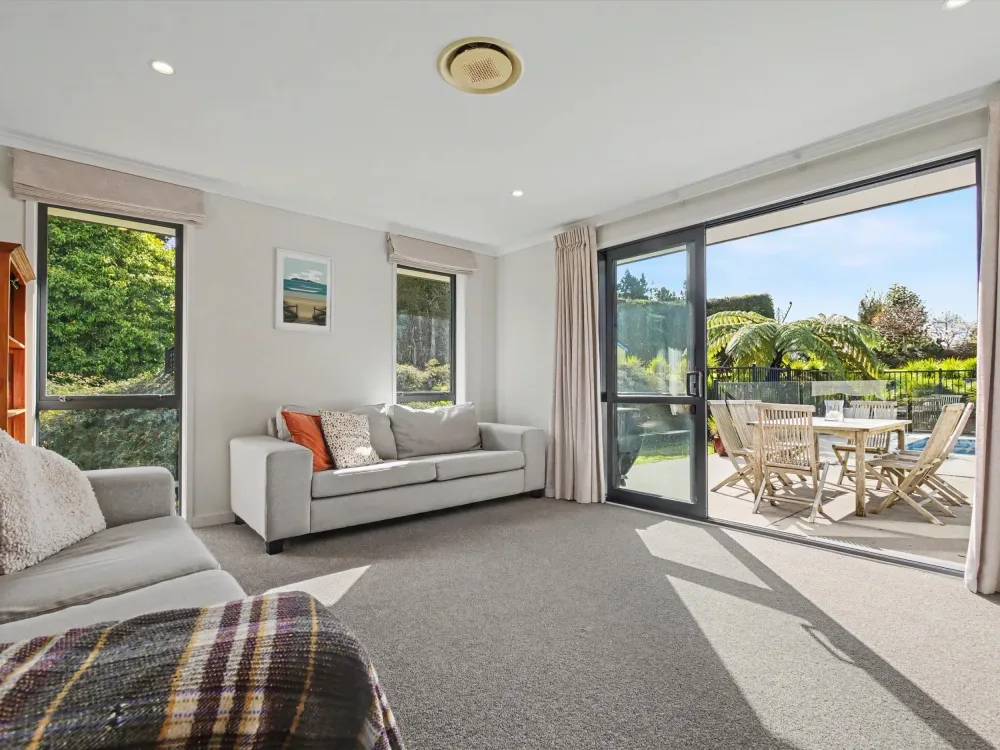 Photos of 640 Esdaile Road