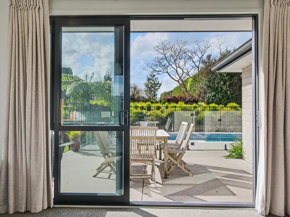 Photos of 640 Esdaile Road