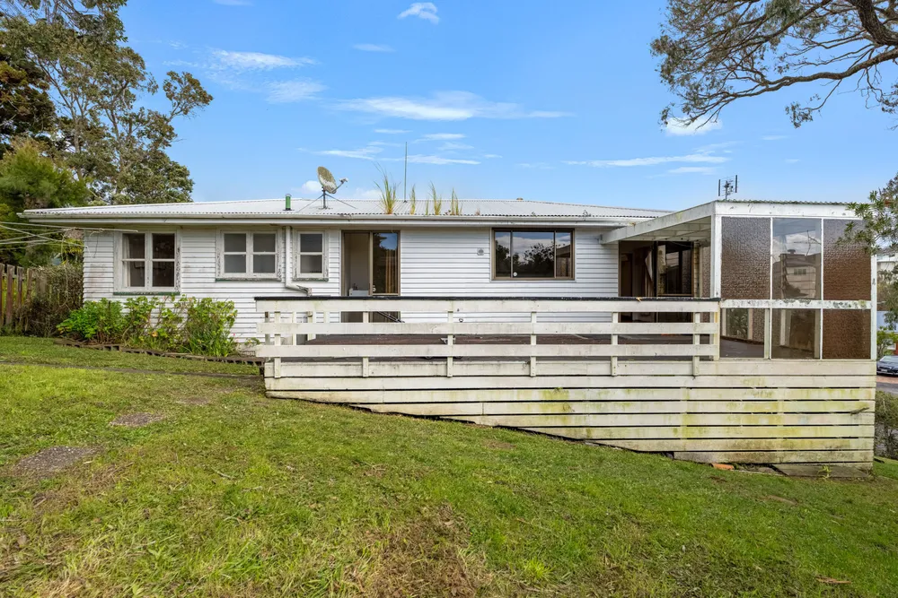 Photos of 32 Eaton Road