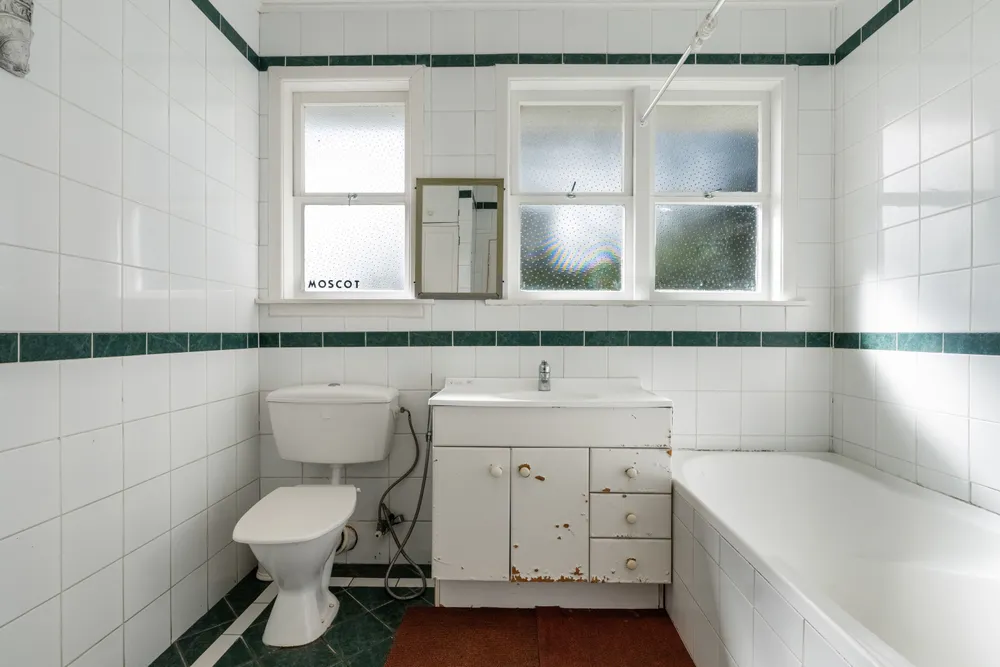 Photos of 32 Eaton Road