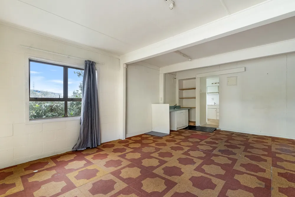 Photos of 32 Eaton Road