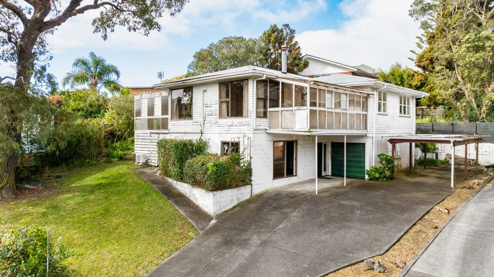 Photos of 32 Eaton Road