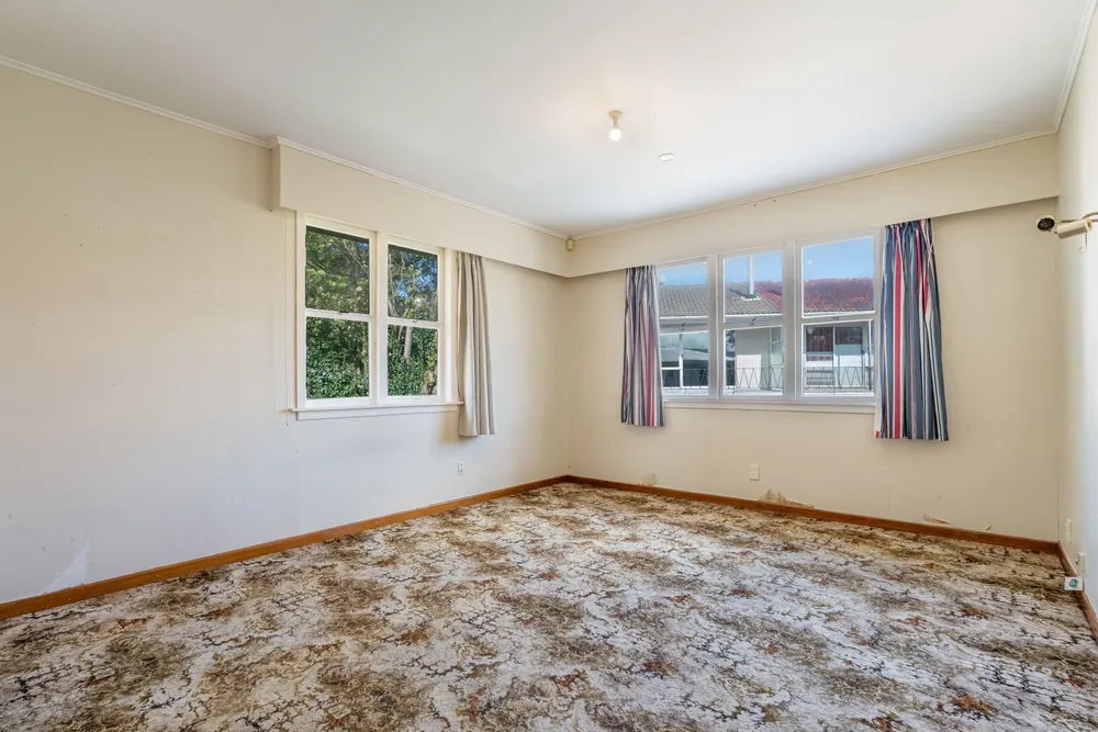 Photos of 32 Eaton Road