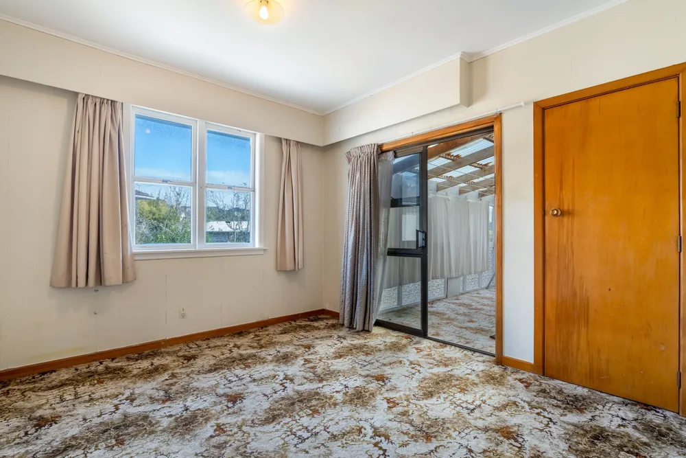 Photos of 32 Eaton Road