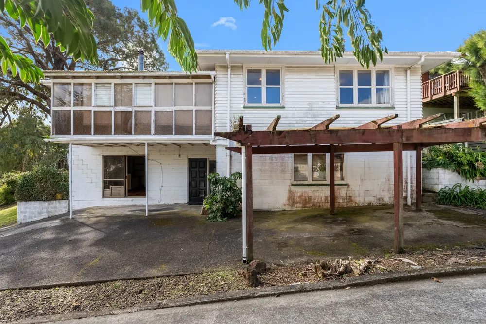 Photos of 32 Eaton Road