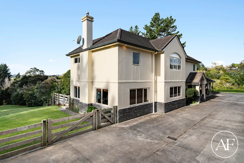 Photos of 334D Redoubt Road