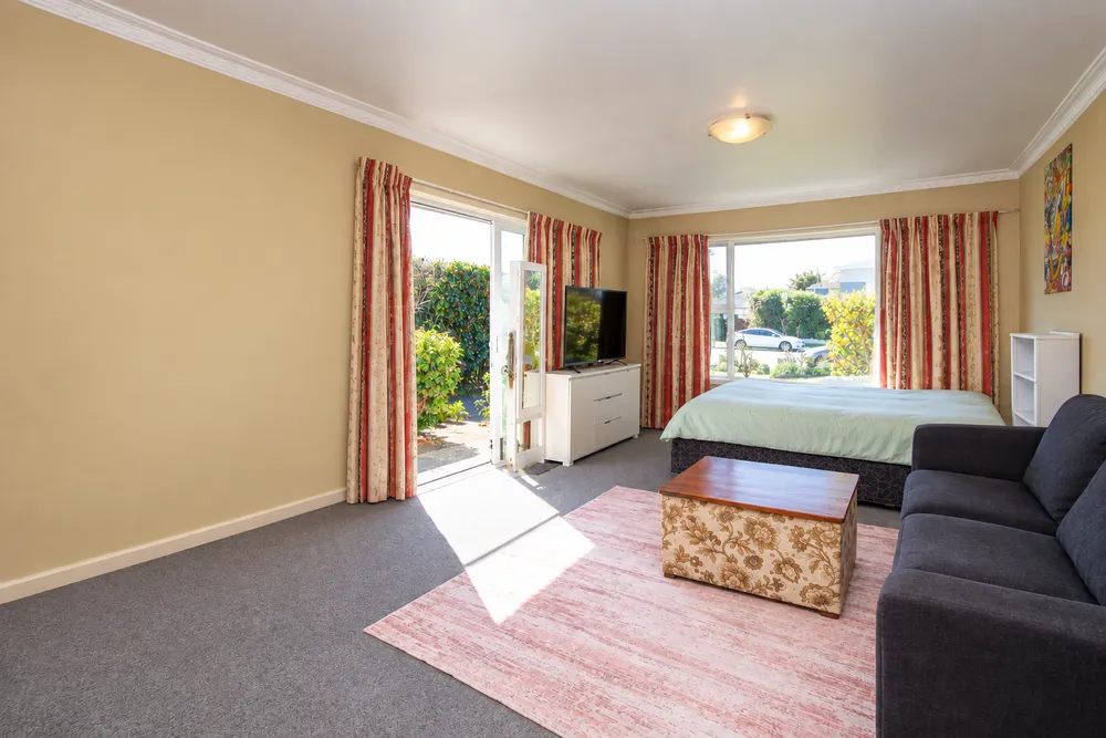 Photos of 15 Manuka Street