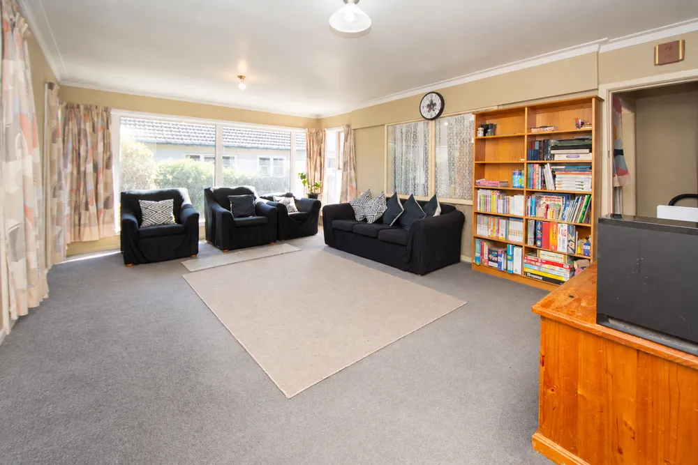 Photos of 15 Manuka Street