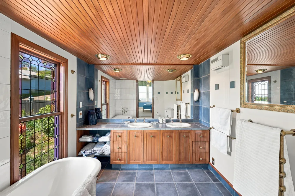 Photos of 17 Heaton Rhodes Place