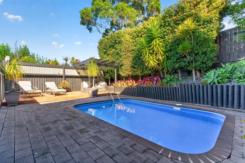 Photos of 4 Valdese Rise