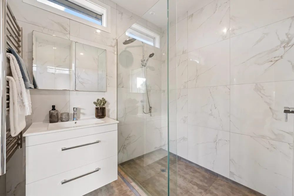 Photos of 32 Hendon Avenue
