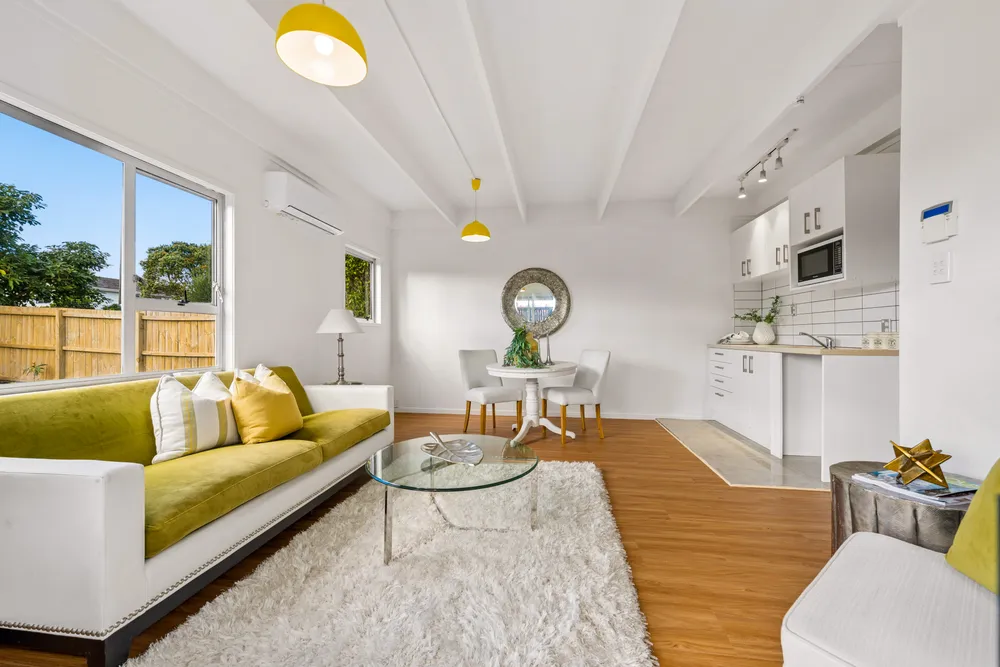 Photos of 32 Hendon Avenue