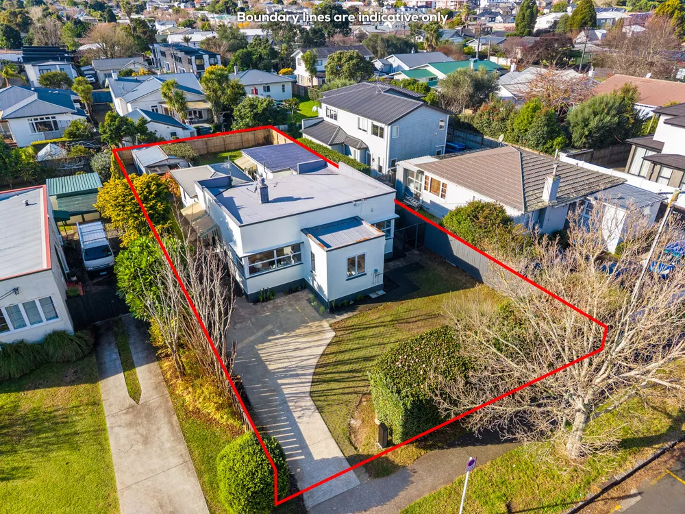 Photos of 32 Hendon Avenue