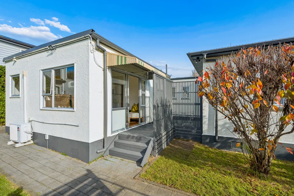 Photos of 32 Hendon Avenue