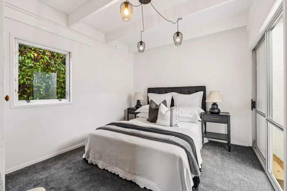 Photos of 32 Hendon Avenue