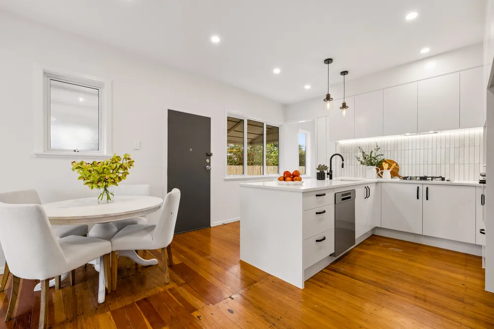 Photos of 32 Hendon Avenue