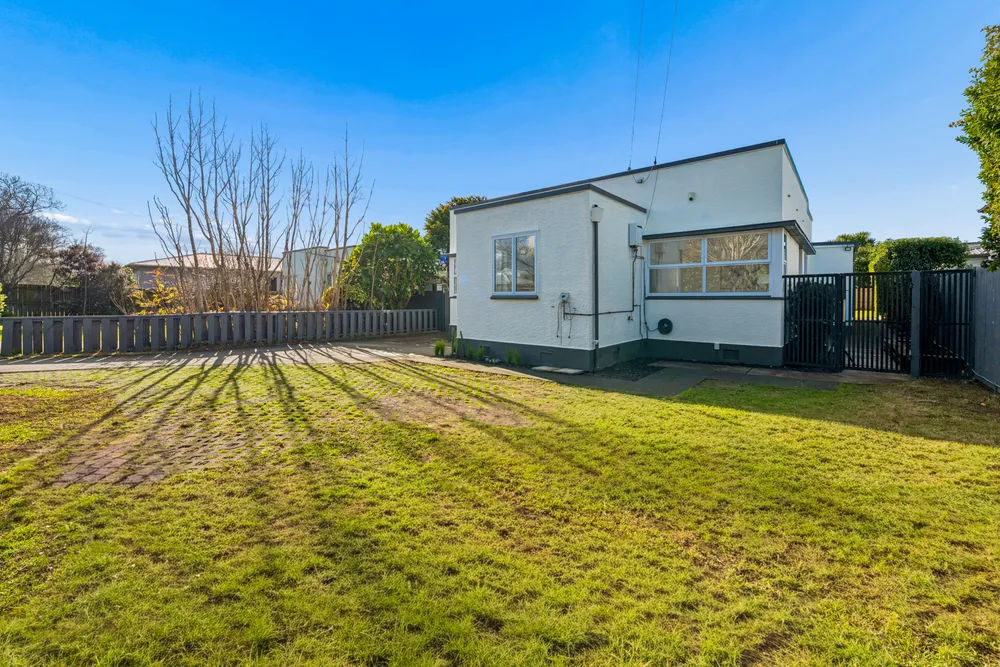 Photos of 32 Hendon Avenue