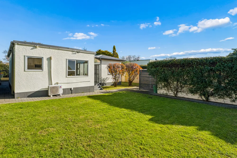 Photos of 32 Hendon Avenue