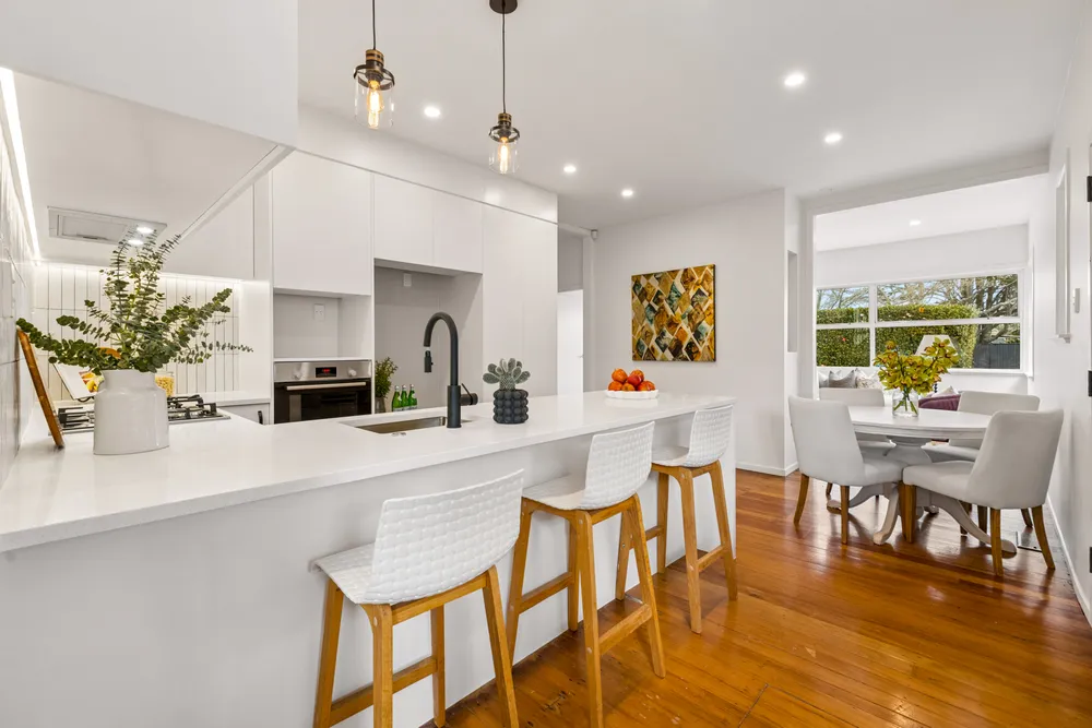 Photos of 32 Hendon Avenue