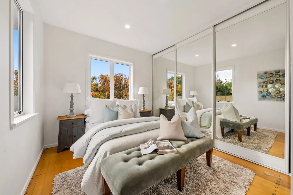 Photos of 32 Hendon Avenue