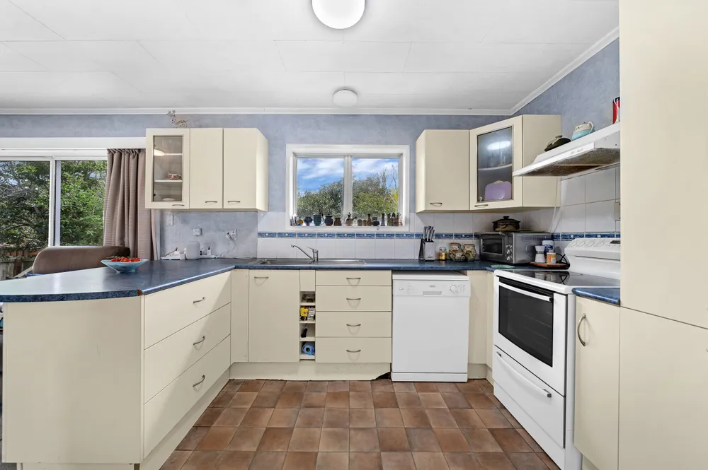 Photos of 1A Barrie Avenue