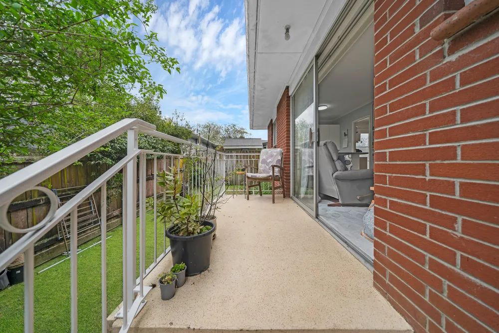 Photos of 1A Barrie Avenue