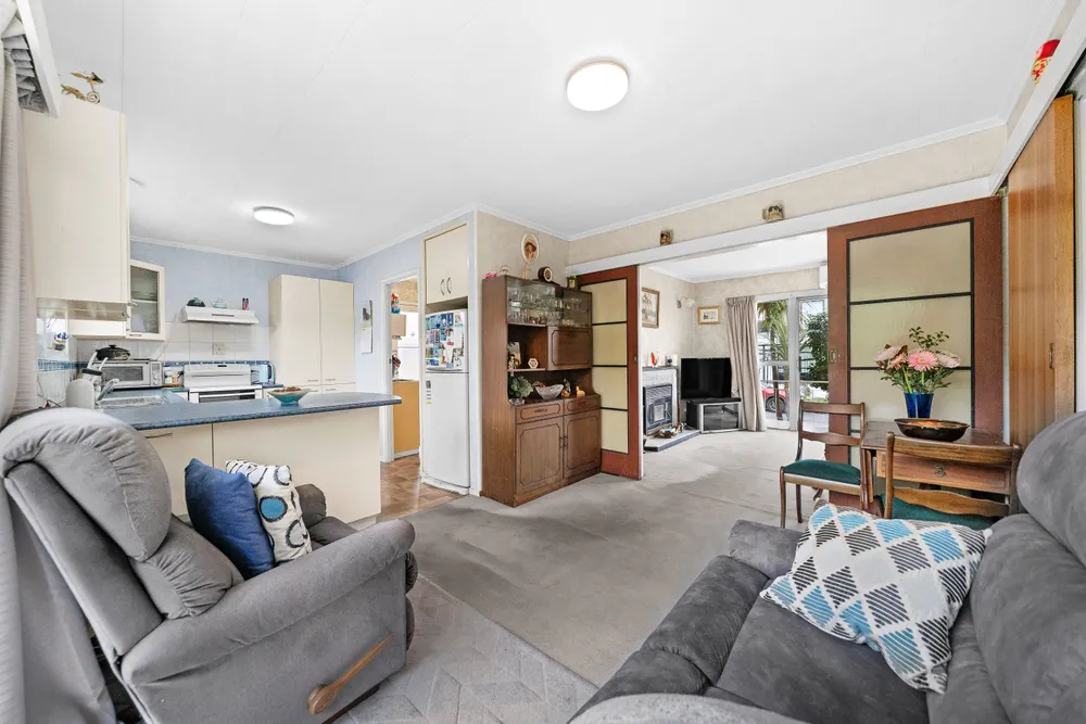 Photos of 1A Barrie Avenue