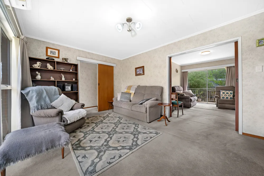 Photos of 1A Barrie Avenue