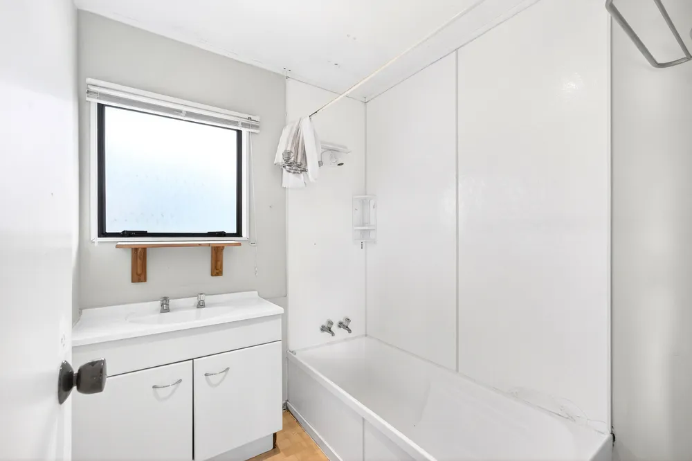 Photos of 17 Bell Road