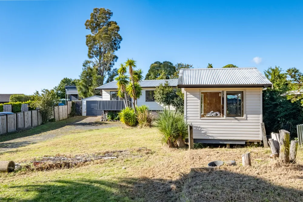Photos of 17 Bell Road
