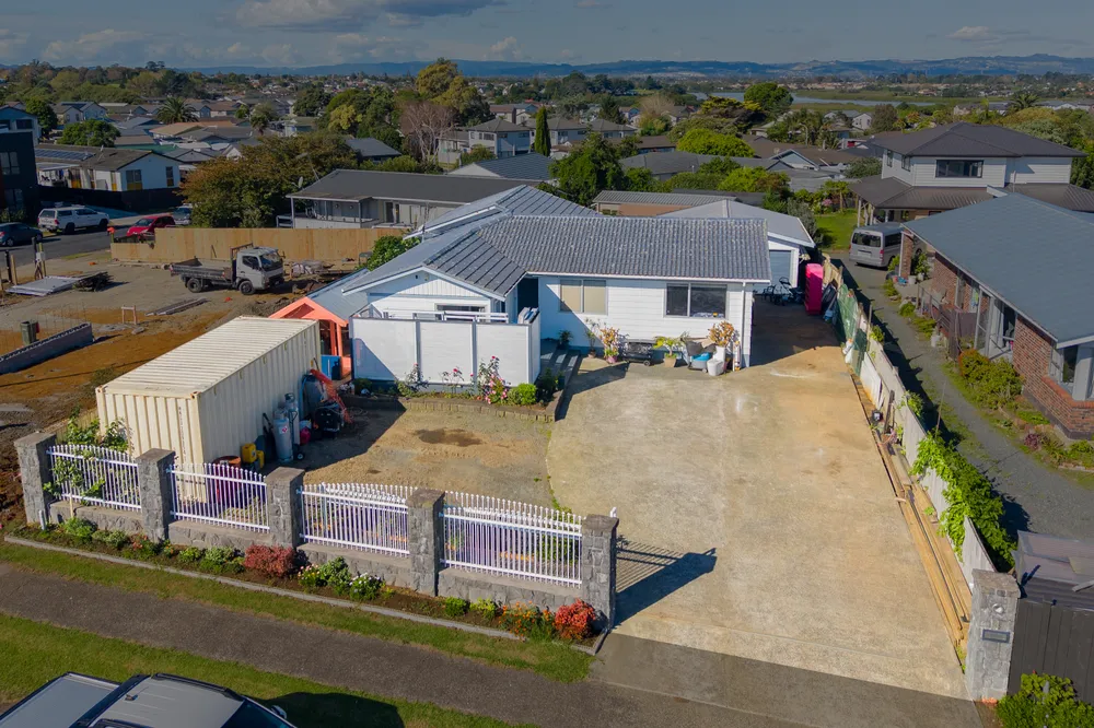 Photos of 17 Bell Road
