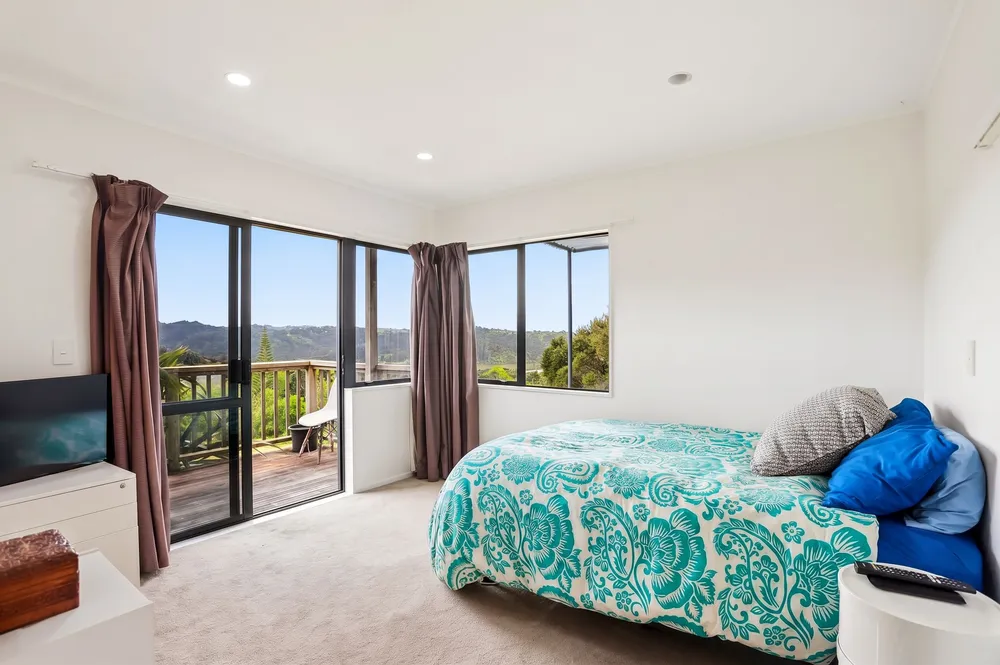 Photos of 31 Rauhuia Crescent