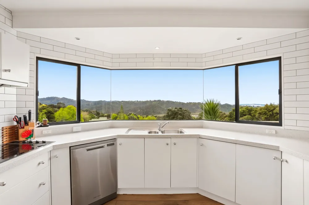 Photos of 31 Rauhuia Crescent