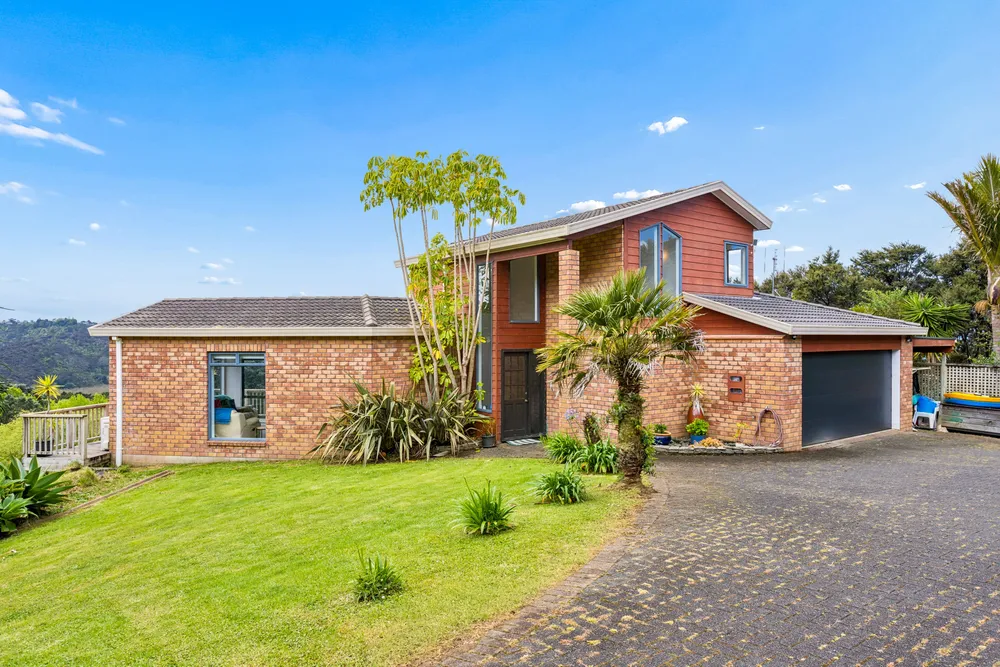 Photos of 31 Rauhuia Crescent