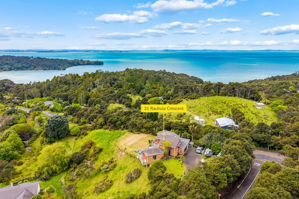 Photos of 31 Rauhuia Crescent