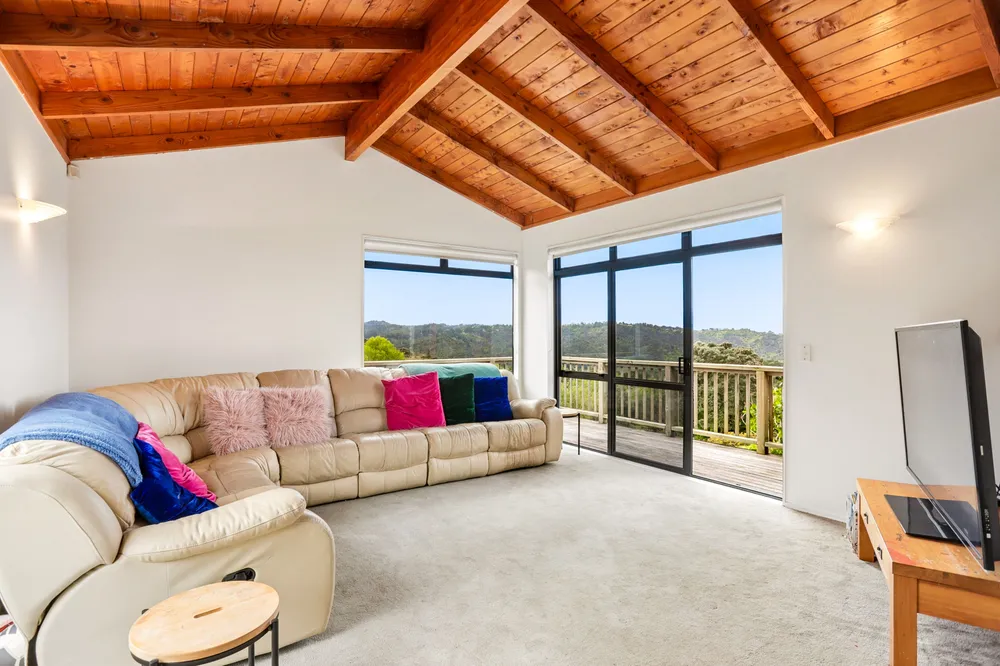 Photos of 31 Rauhuia Crescent