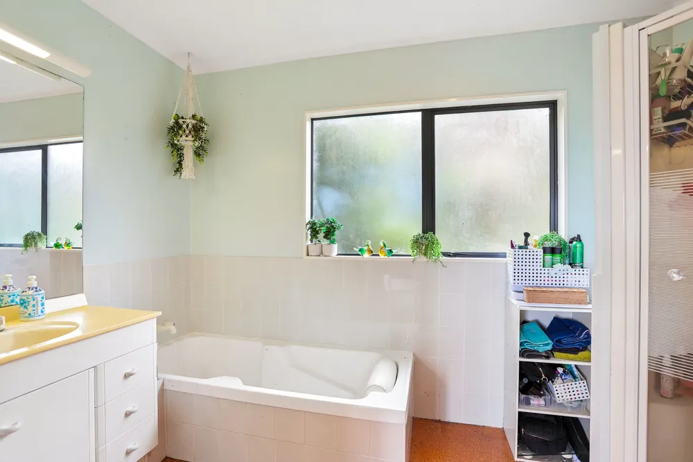 Photos of 31 Rauhuia Crescent