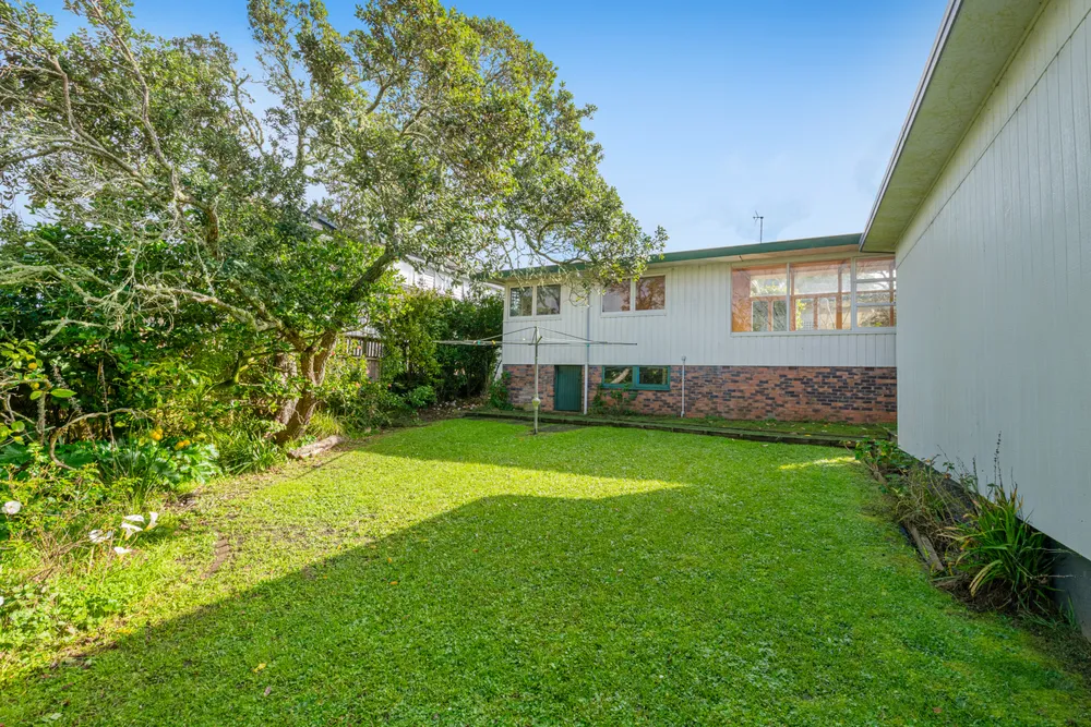 Photos of 54 Holland Road