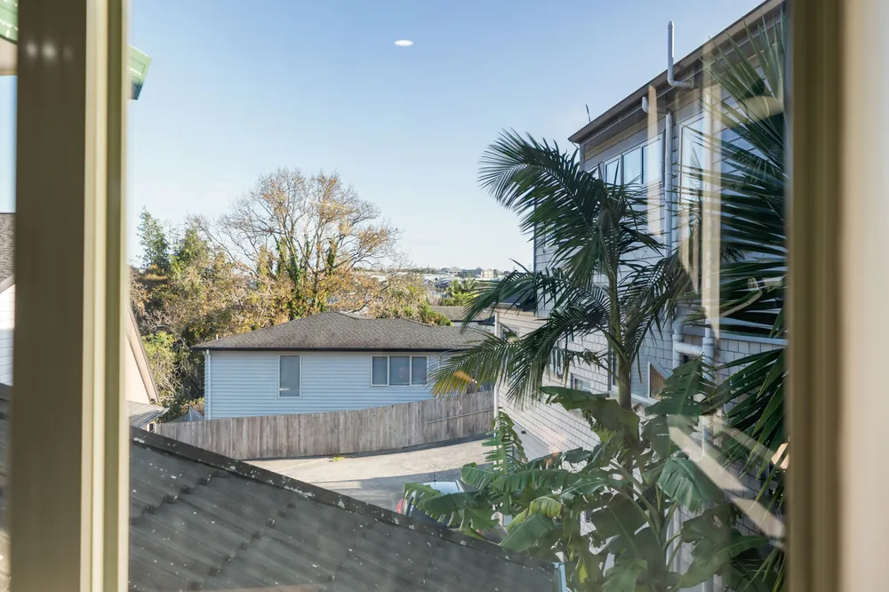 Photos of 46C White Swan Road