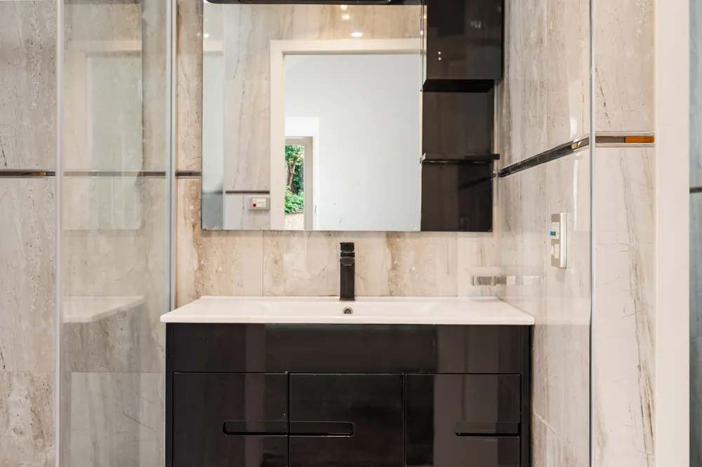 Photos of 46C White Swan Road