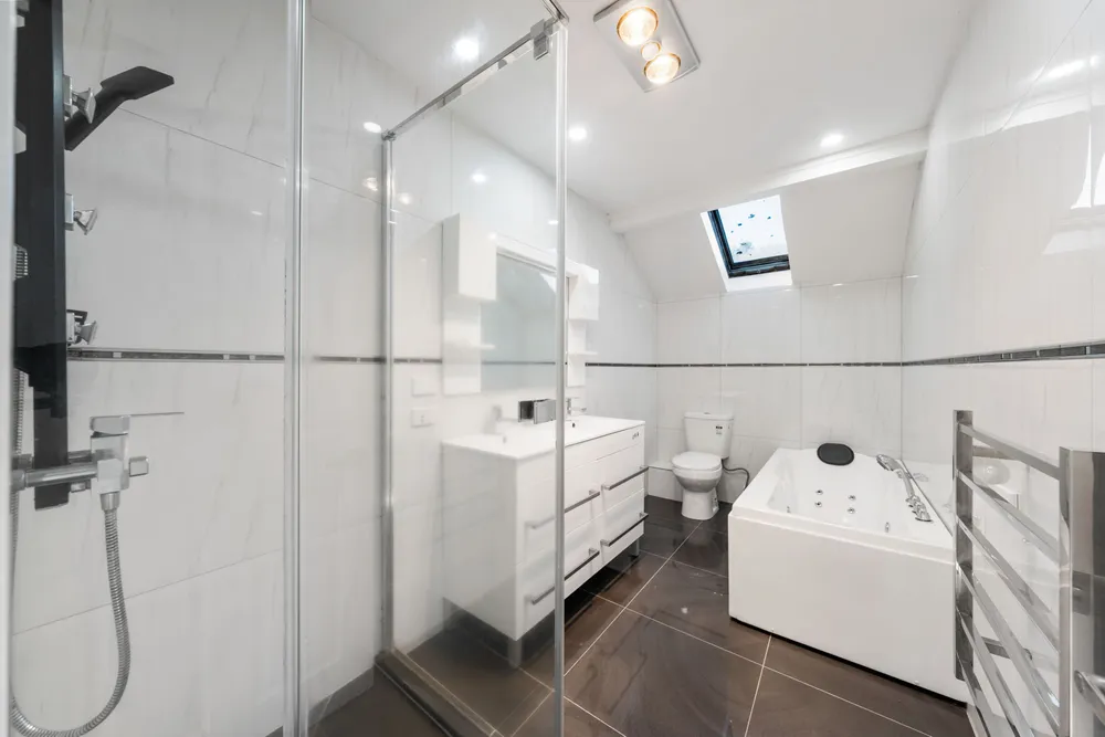 Photos of 46C White Swan Road