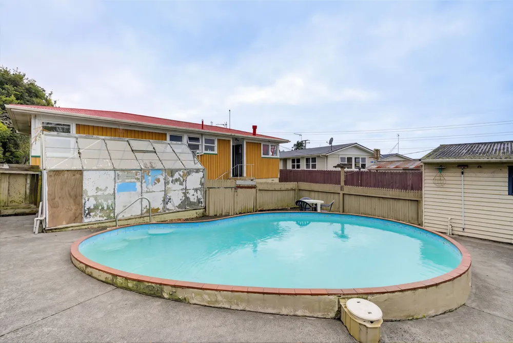 Photos of 22 Clayton Avenue