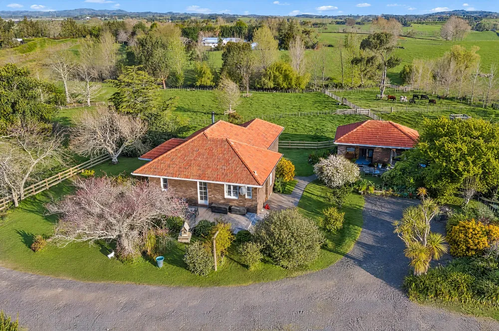 Photos of 68 Bungard Road