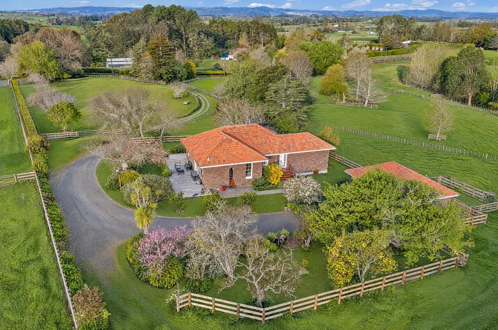 Photos of 68 Bungard Road