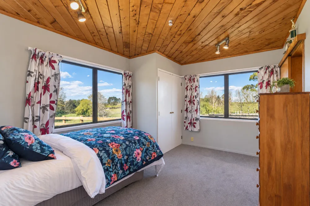 Photos of 68 Bungard Road