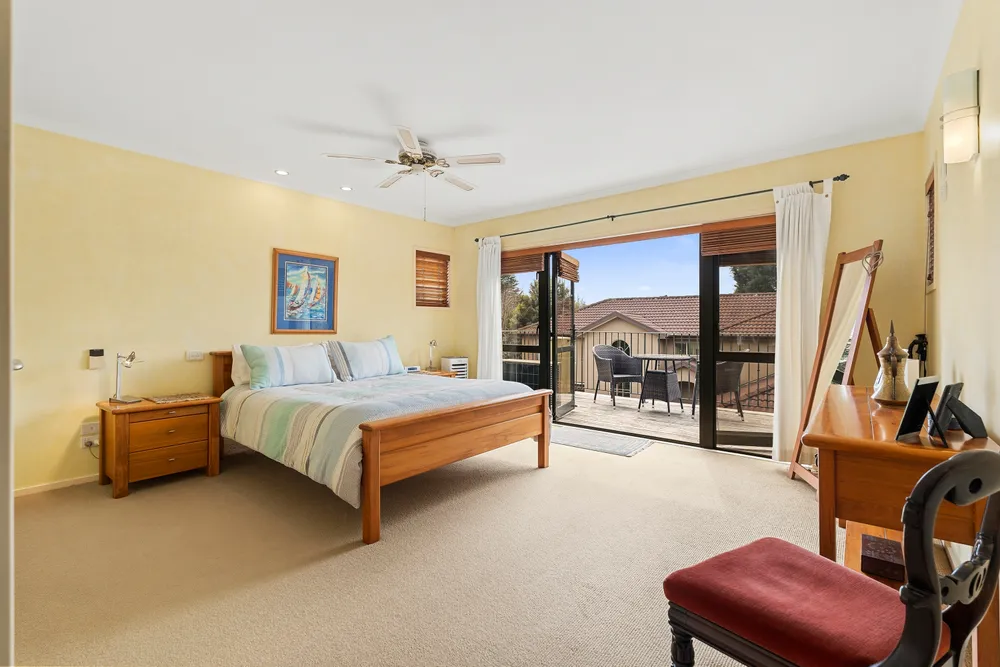Photos of 11 Summerfield Lane