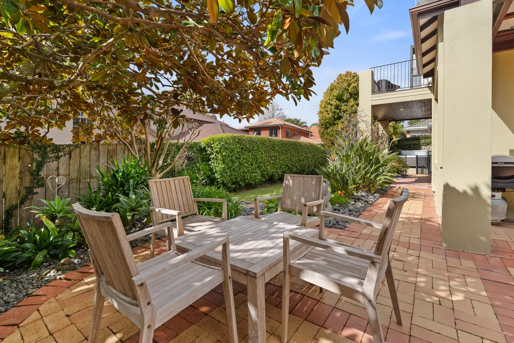 Photos of 11 Summerfield Lane