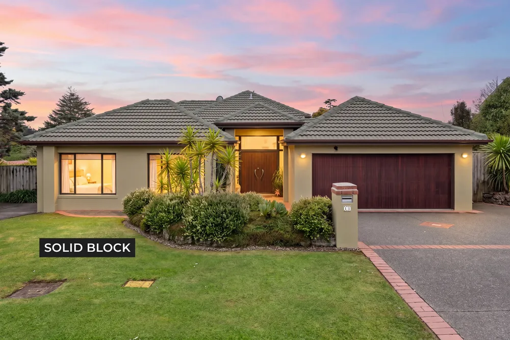 Photos of 11 Summerfield Lane