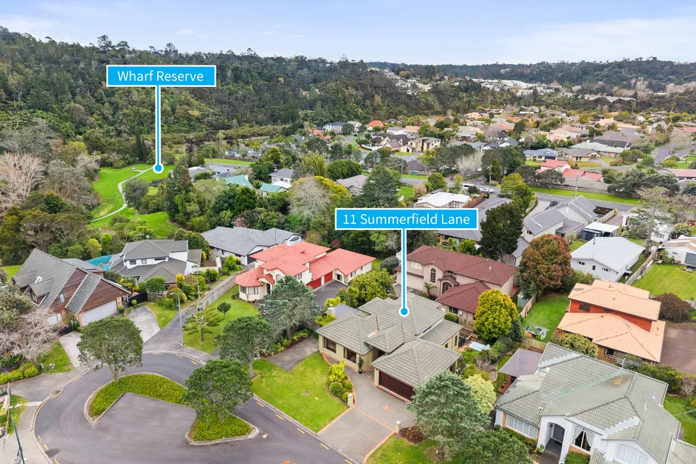 Photos of 11 Summerfield Lane